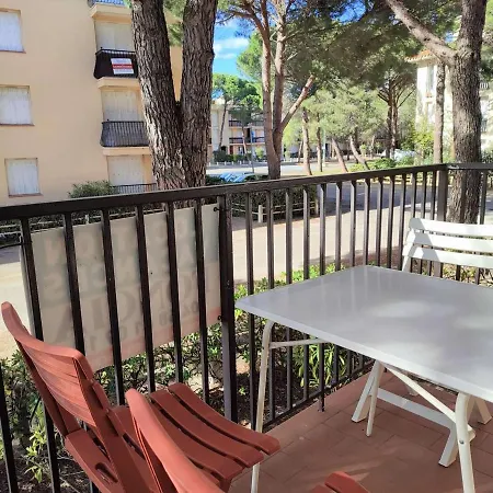 Apartment 2 Pieces, 4 Couchages, Balcon, Proche - - Fr-1-225-110 *